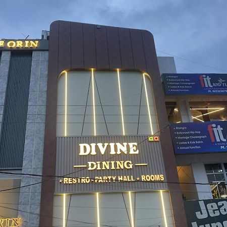 Divine Hotel Karnal Ngoại thất bức ảnh