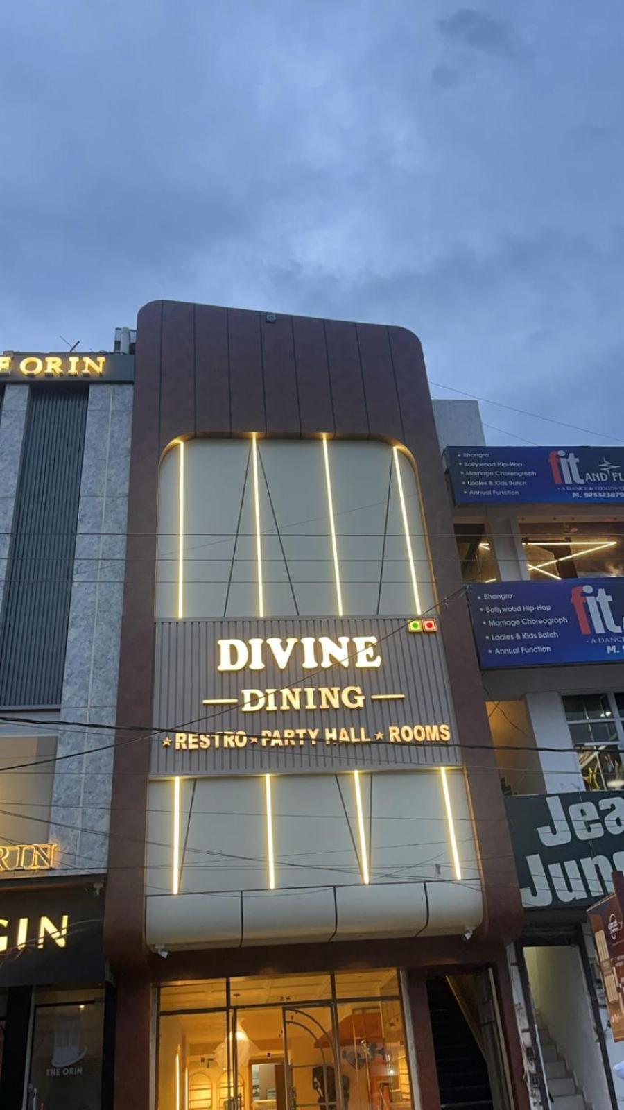 Divine Hotel Karnal Ngoại thất bức ảnh