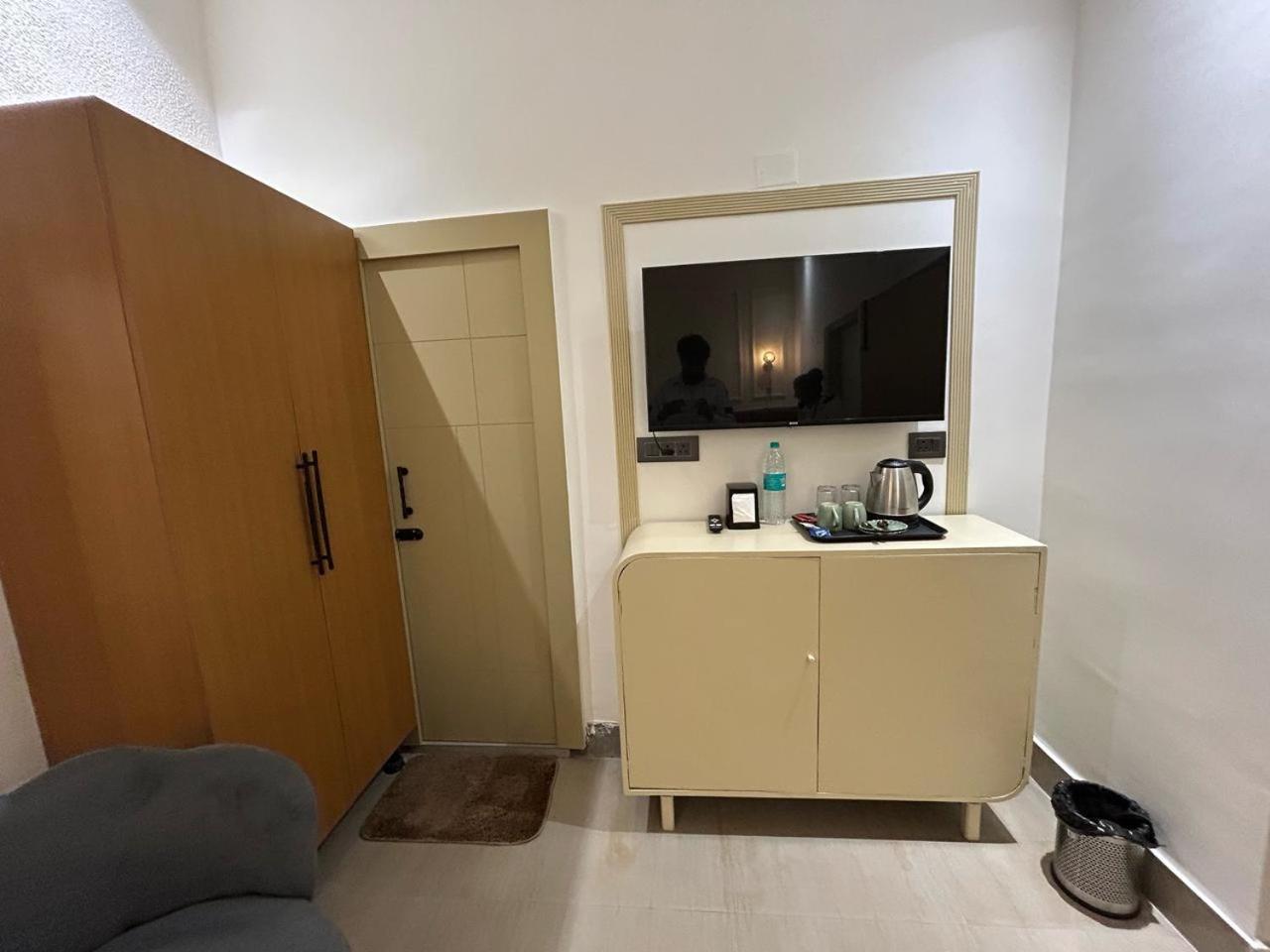 Divine Hotel Karnal Ngoại thất bức ảnh