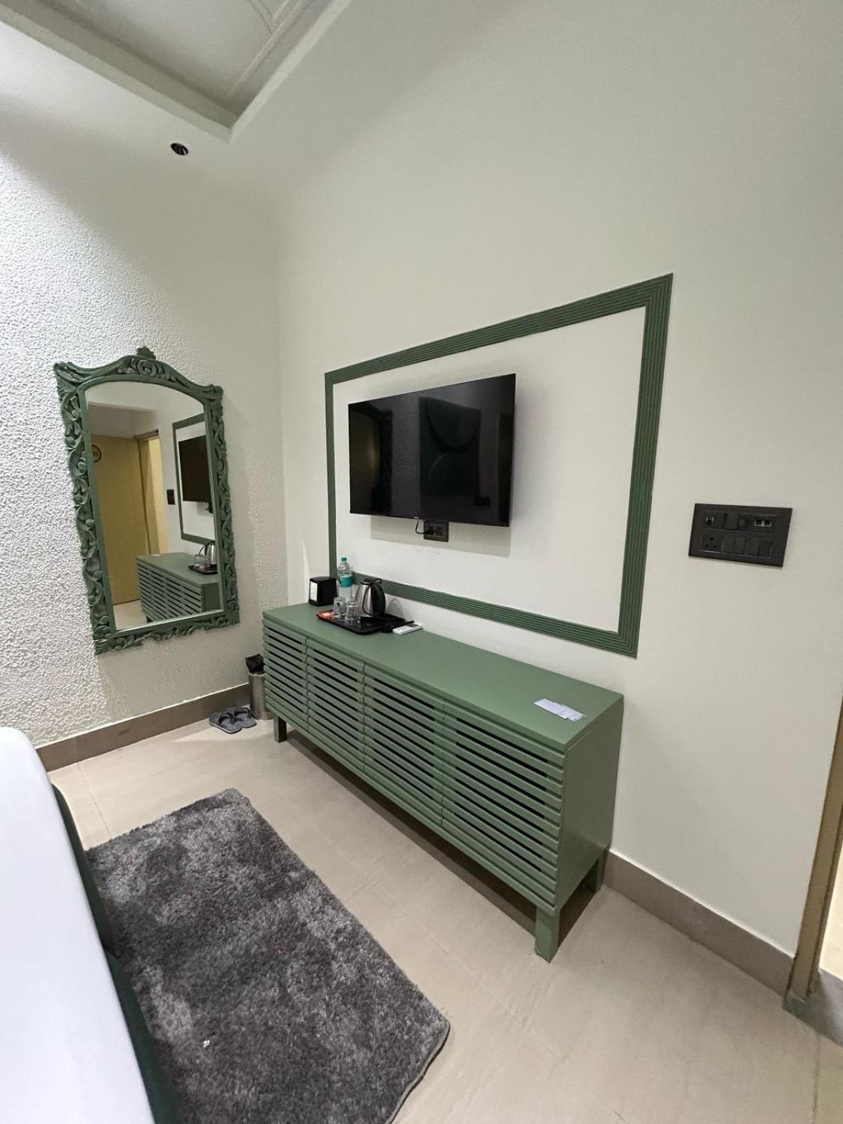 Divine Hotel Karnal Ngoại thất bức ảnh