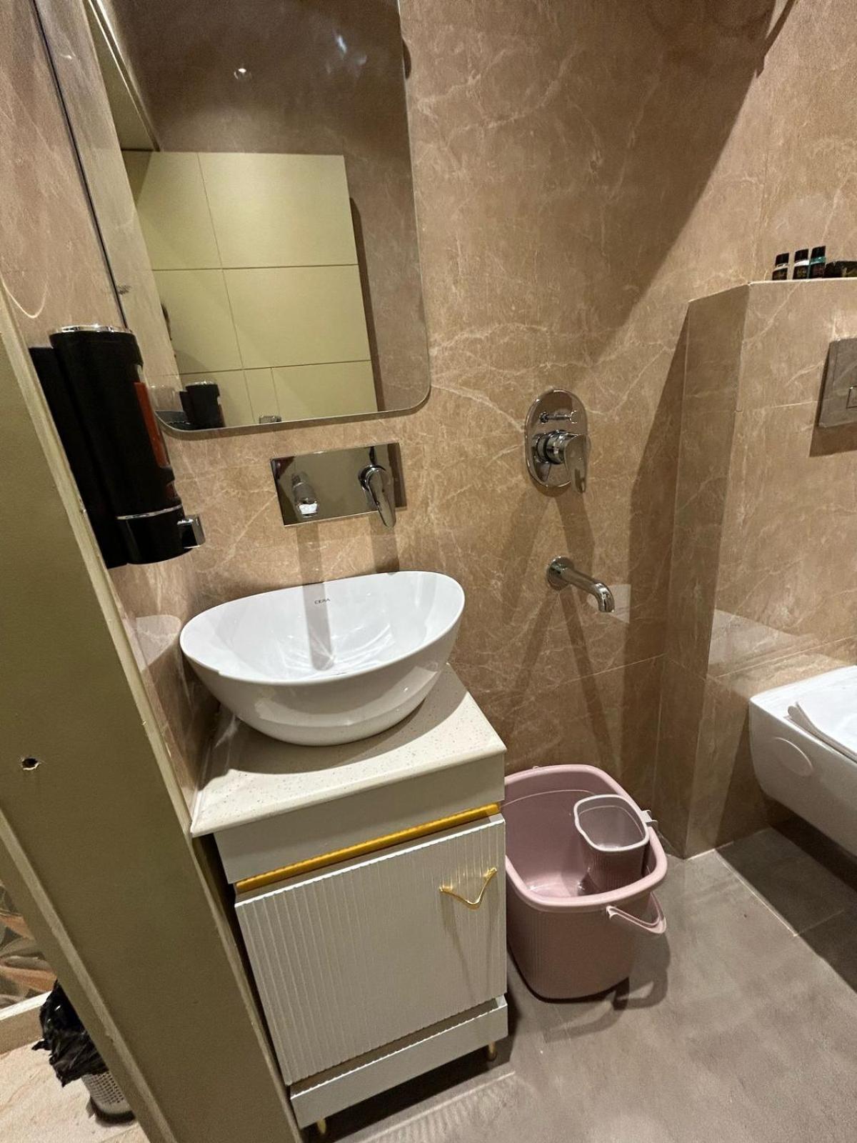 Divine Hotel Karnal Ngoại thất bức ảnh